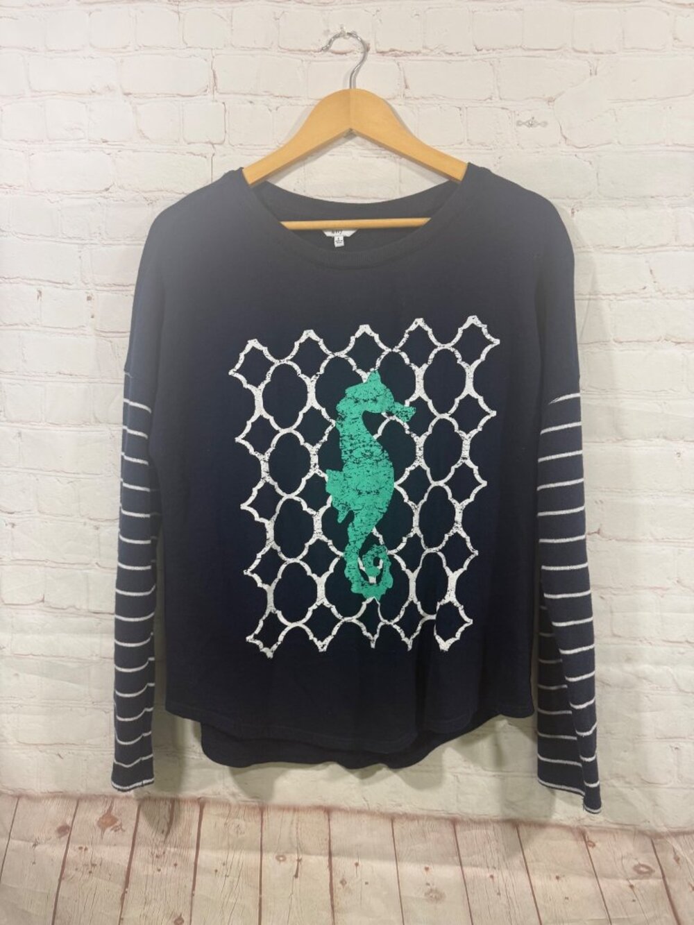 Crown & Ivy Navy Blue Kelly Green Seahorse Sweater Womens Size Large Nautical - Picture 2 of 7